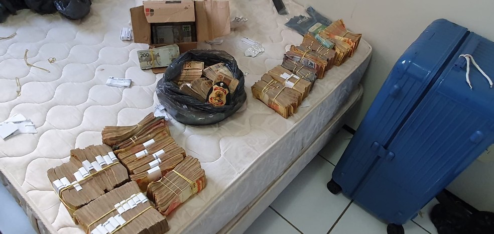 Dinheiro encontrado durante a operação 'Odoacro' no Maranhão — Foto: Divulgação/PF
