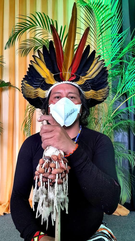 Exposição relembra vida e obra do artista indígena Jaider Esbell em Boa Vista