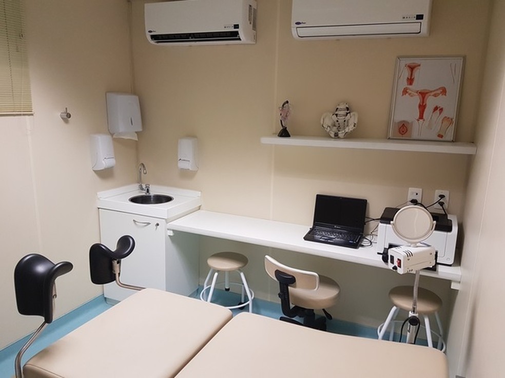 Interior da unidade móvel do Sesc Saúde Mulher. — Foto: Divulgação