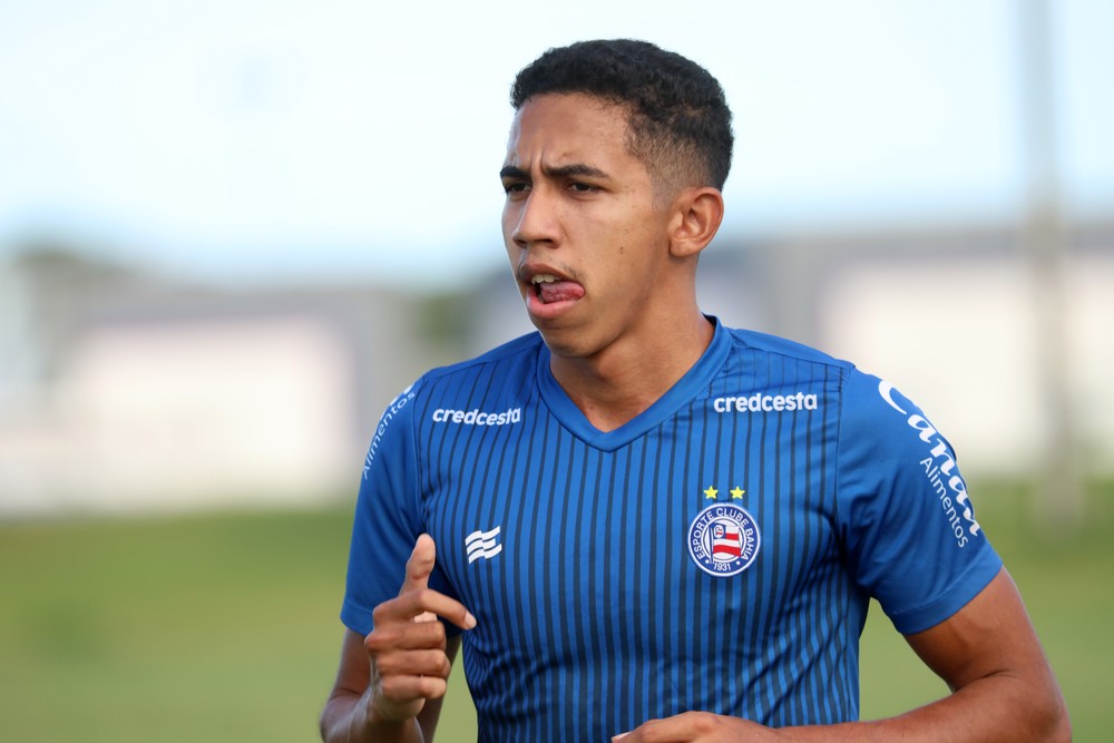 Corinthians avisa Fessin que não vai usá-lo e pode fazer novo empréstimo