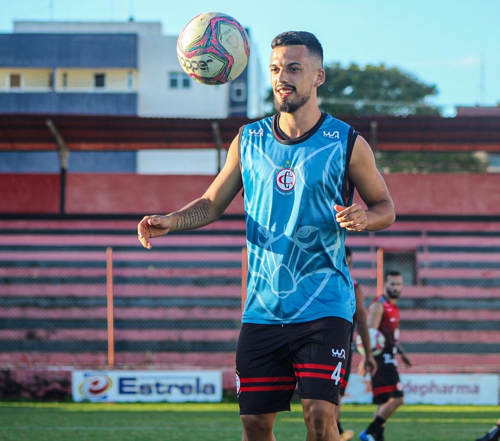 Marcelinho ainda não se recuperou da lesão no tornozelo e é dúvida, com grandes chances de não jogar na final — Foto: Samy Oliveira / Campinense 
