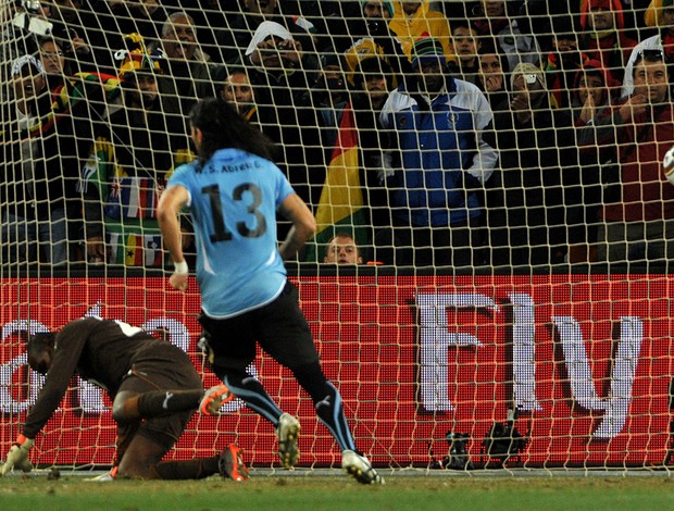 abreu penalti uruguai x gana (Foto: AFP)