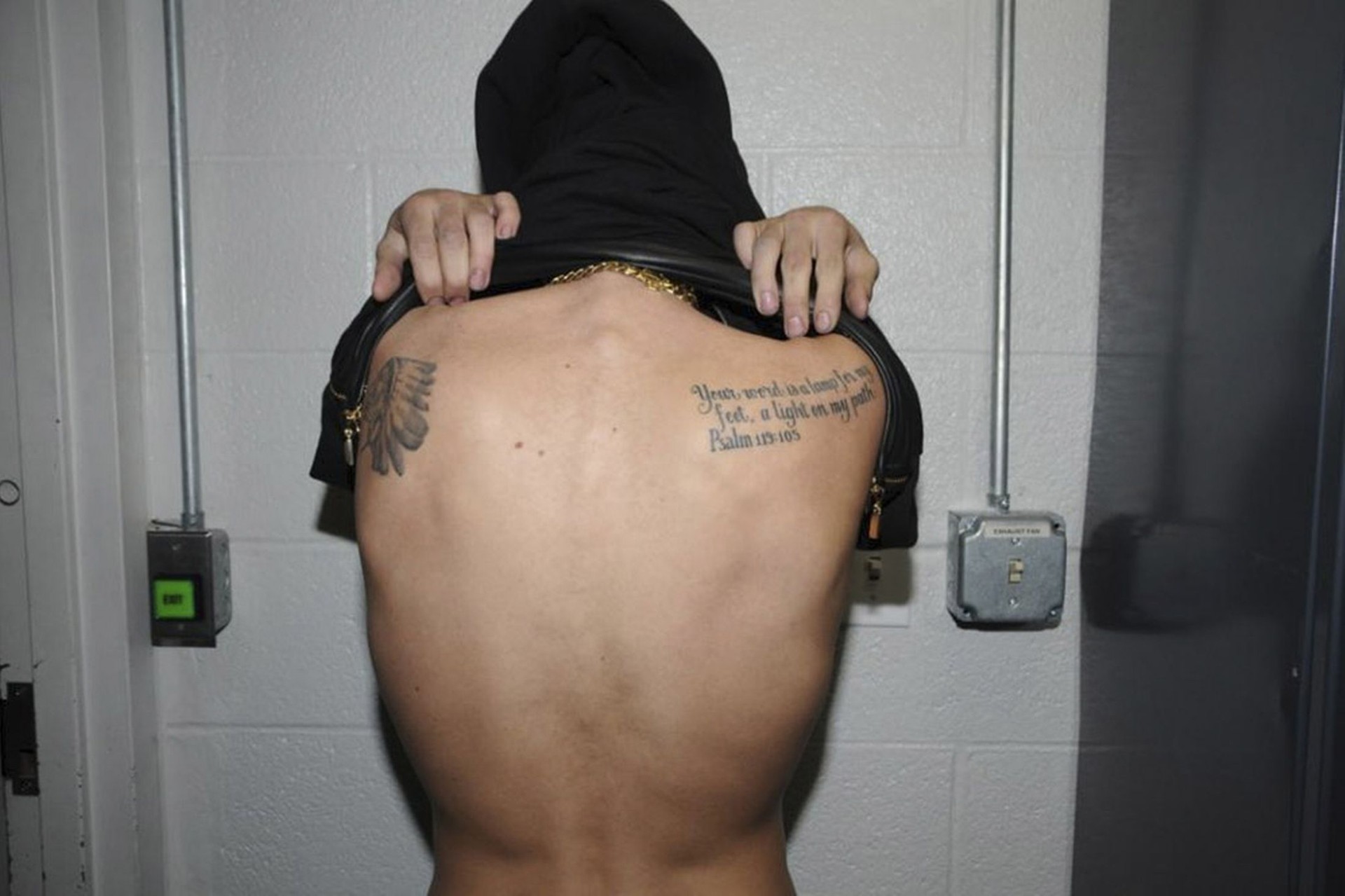 Todas as tatuagens nas costas. (Foto: Divulgação)