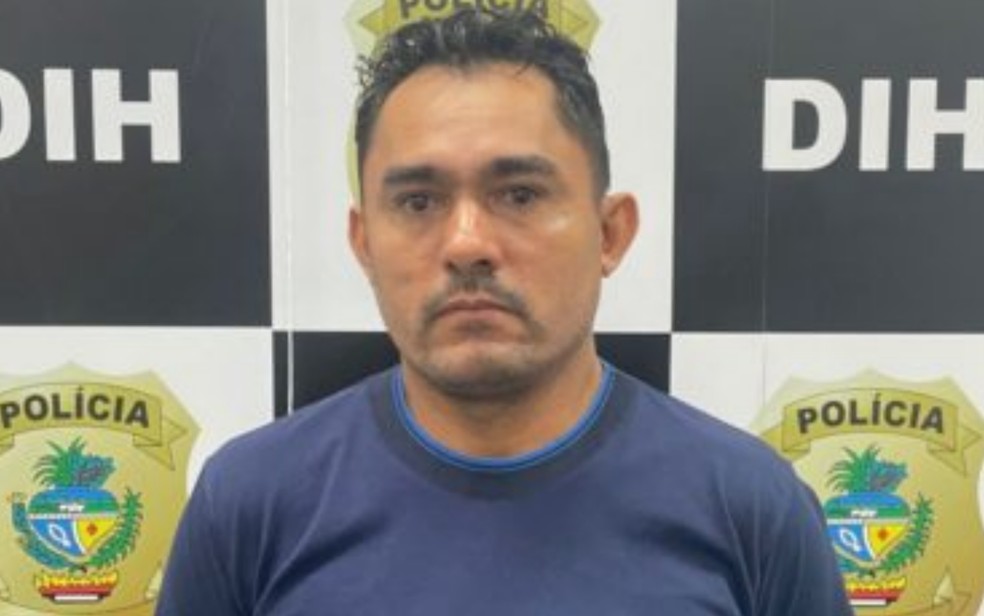 Barbeiro é preso suspeito de matar homem durante jogo de baralho por dívida de R$ 2,50, em Goiânia