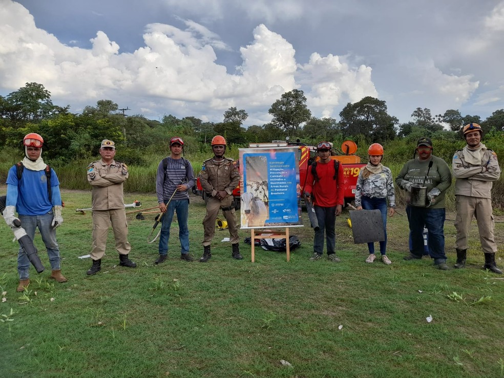 Integrantes do curso de formação de brigadistas na comunidade Passo do Lontra, que fica em Corumbá, na região da Estrada Parque  Foto: Divulgação/Sebrae