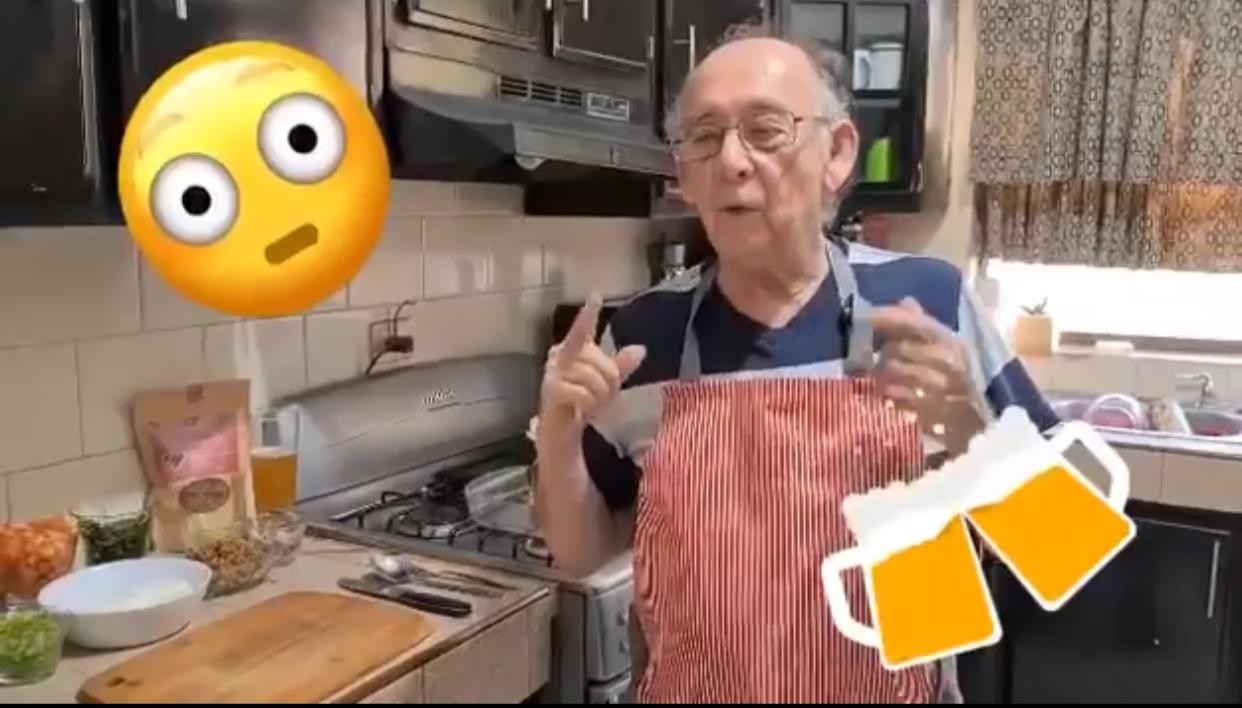 Senhor de 79 anos faz sucesso na internet ao criar um canal de culinária depois de perder o emprego por causa do coronavírus (Foto: Reprodução/ Youtube)