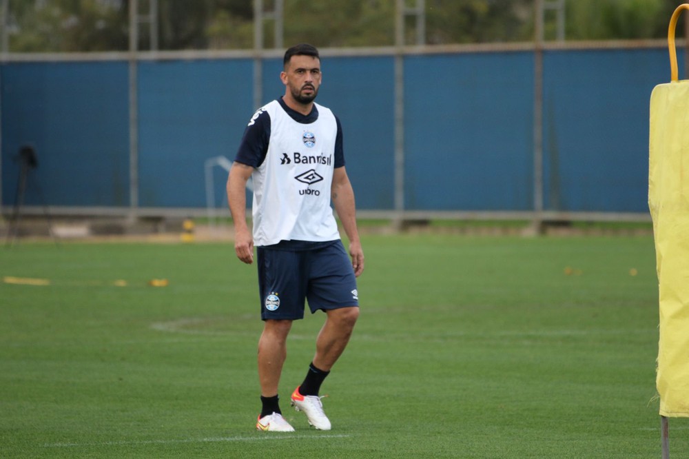 Ferreirinha e Edilson reforçam o Grêmio para a partida contra o Cruzeiro