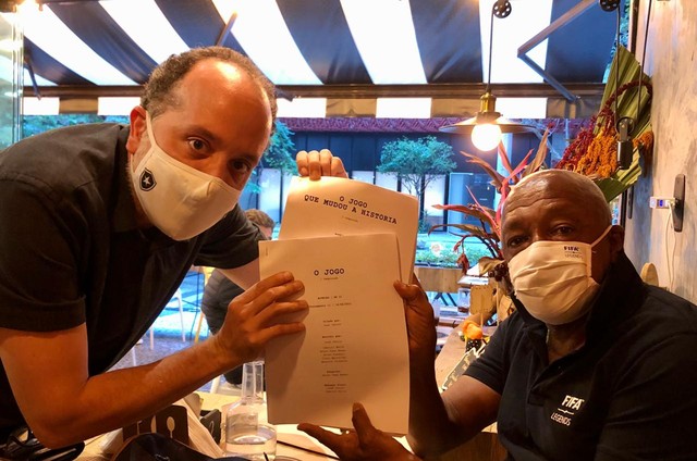 O ex-jogador Paulo César Caju com o produtor Raoni Seixas (Foto: Arquivo pessoal) O ex-jogador Paulo César Caju com o produtor Raoni Seixas (Foto: Arquivo pessoal)
