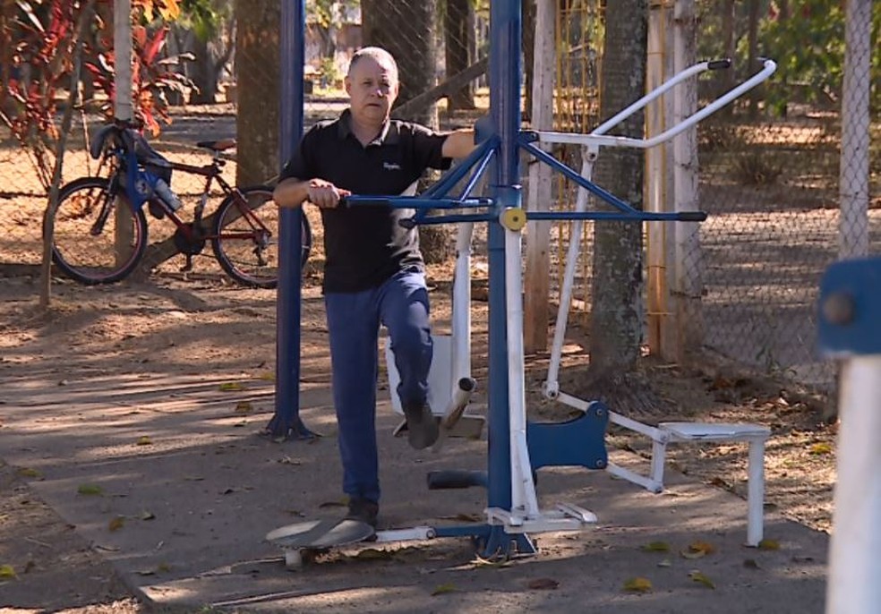 Há um ano o aposentado Américo dos Santos Neto alertou à Prefeitura de Rio Claro sobre o risco de acidente em um dos equipamentos (Foto: Reprodução/EPTV)