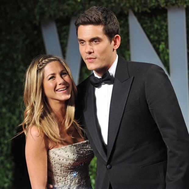 WEST HOLLYWOOD, CA - FEBRUARY 22:  Actress Jennifer Aniston and musician John Mayer arrive at the 2009 Vanity Fair Oscar Party at the Sunset Tower on February 22, 2009 in West Hollywood, California.  (Photo by Jon Kopaloff/FilmMagic)  (Foto: FilmMagic)