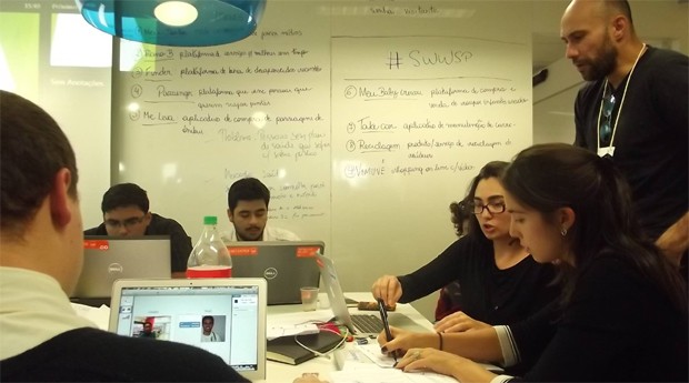 Participantes do Startup Weekend São Paulo - Women desenvolvem os seus projetos (Foto: Divulgação)