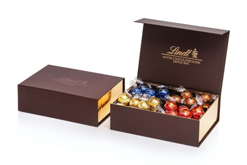 Que mãe que não adora ganhar chocolate de presente? (Caixa porta-joias com Lindor ao leite ou sortidos, Lindt, R$ 139,90) (Foto: Divulgação)