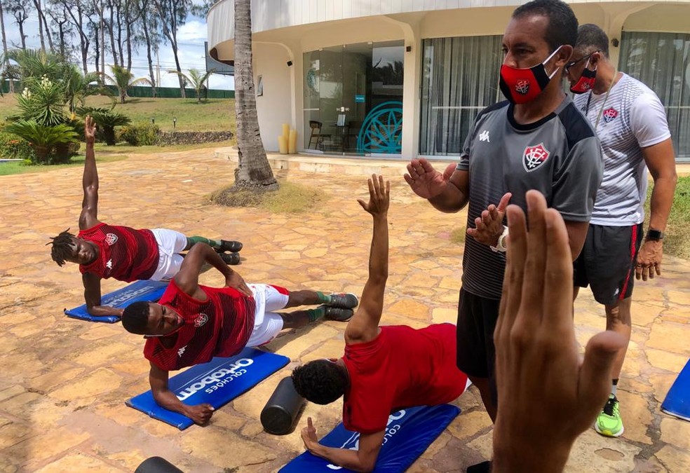 Elenco do Vitória treina em hotel no Maranhão — Foto: Divulgação/Vitória