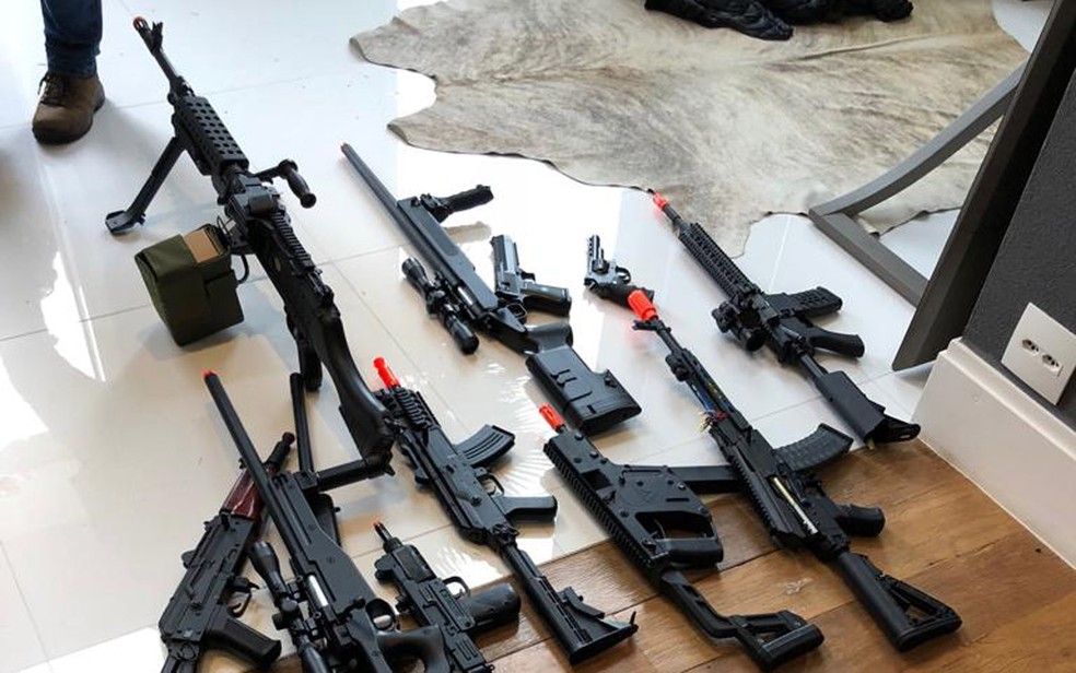 Armas de airsoft apreendidos em operação do Deic em São Paulo — Foto: Divulgação/Deic