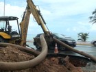 Buraco se abre e prejudica trânsito em avenida na Jatiúca, em Maceió