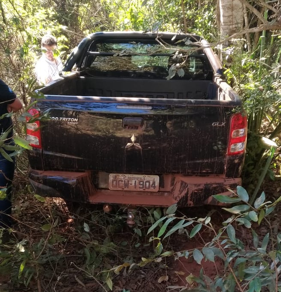 Veículo levado de chácara foi abandonado e encontrado pela polícia (Foto: Polícia Civil - MT)