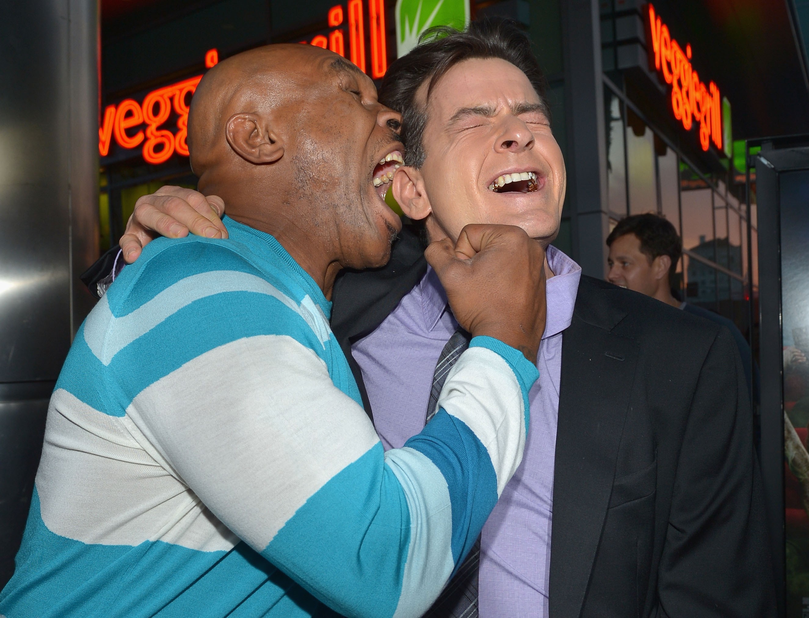 O ex-lutador de boxe Mike Tyson e o ator Charlie Sheen (Foto: Getty Images)