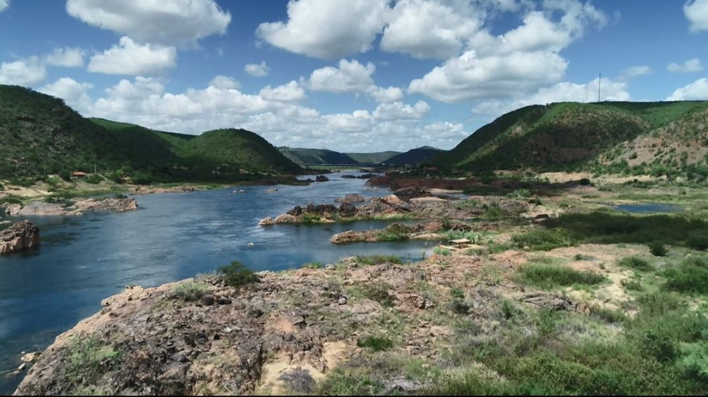 Em Sergipe, as águas do Velho Chico cortam a paisagem do sertão — Foto: Hellen Santos/TV Globo