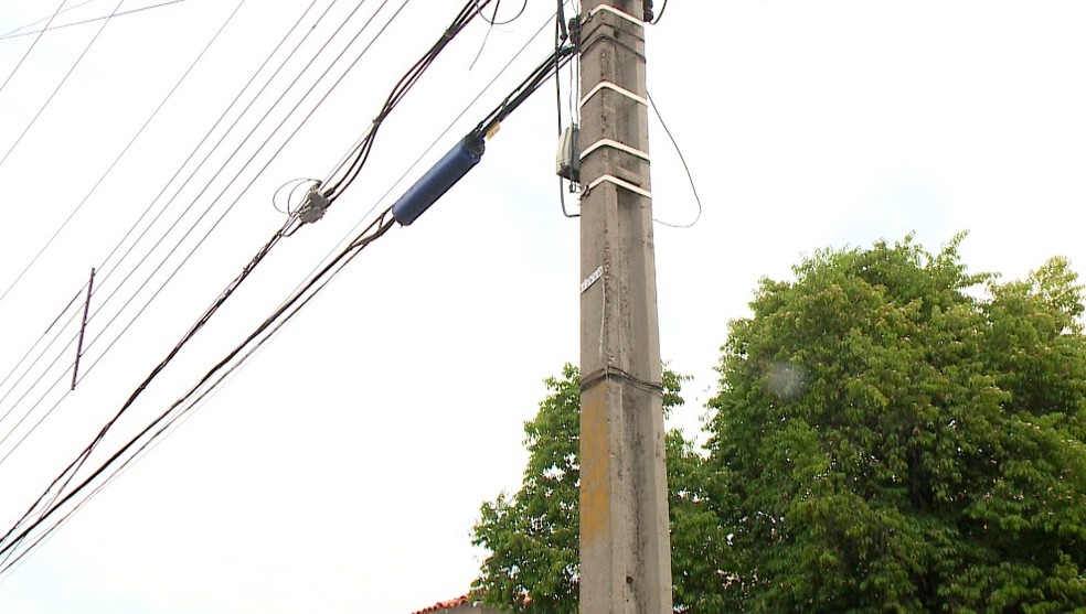 Vítima tentava fazer ligação clandestina no Centro de Teresina — Foto: Reprodução/TV Clube