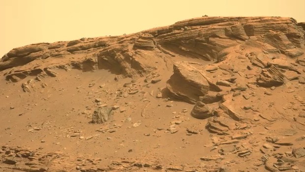 O delta contém rochas de granulação fina depositadas em camadas (Foto: NASA/JPL-CALTECH/ASU/MSSS via BBC)