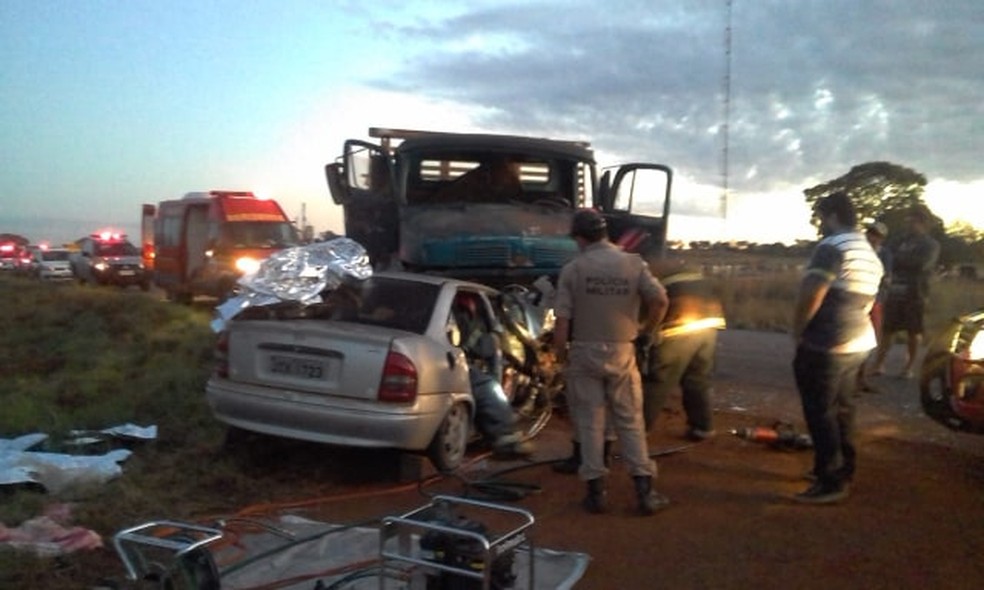 Acidente entre caminhão e carro deixa quatro mortos na TO-050 (Foto: Divulgação)