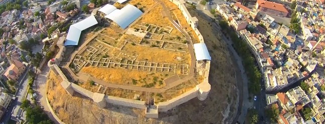 Fortificação fica localizado em topo de colina na região  — Foto: Reprodução 