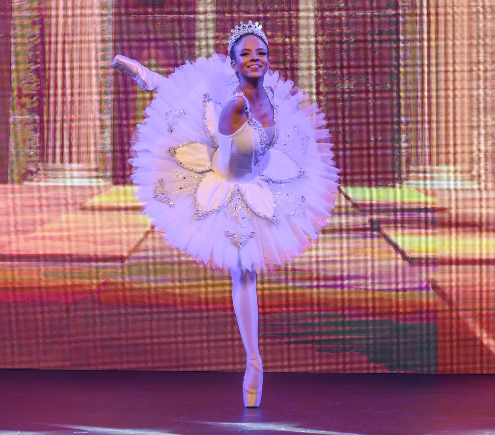 Conheça Vitória Bueno, bailarina mineira que é destaque internacional: ‘sinto que tenho braços invisíveis’ — Foto: Arquivo pessoal