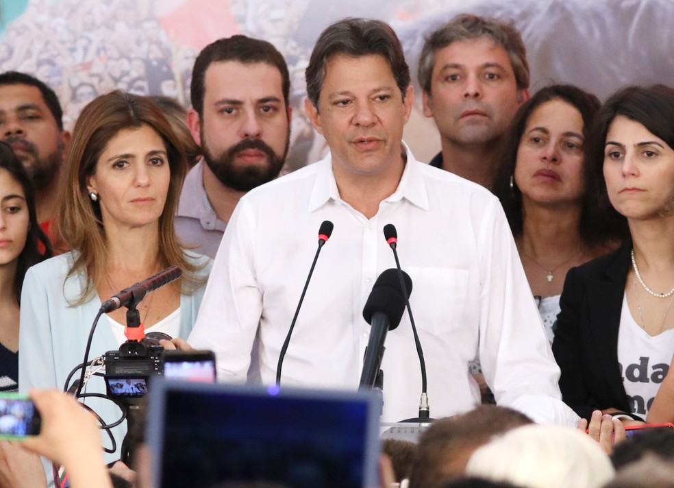 O candidato derrotado Ã  PresidÃªncia, Fernando Haddad, em discurso apÃ³s o segundo turno das eleiÃ§Ãµes de 2018 â€” Foto: Celso Tavares/G1