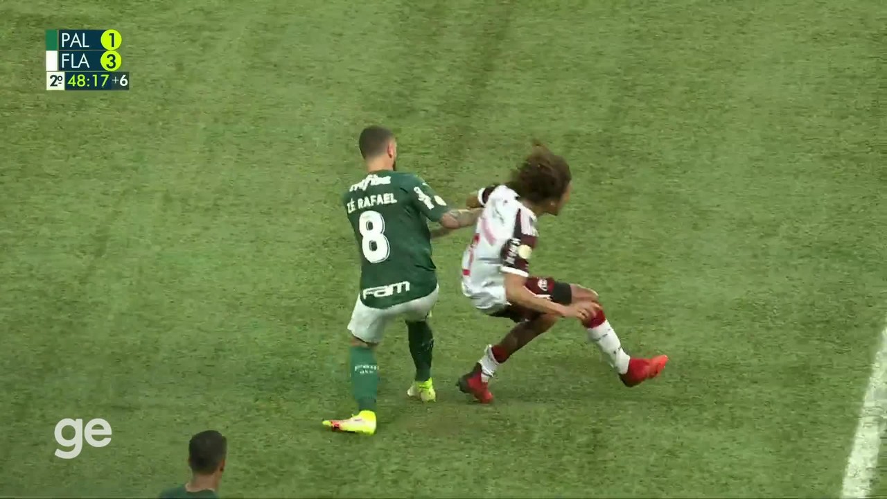 A favor: cartão vermelho