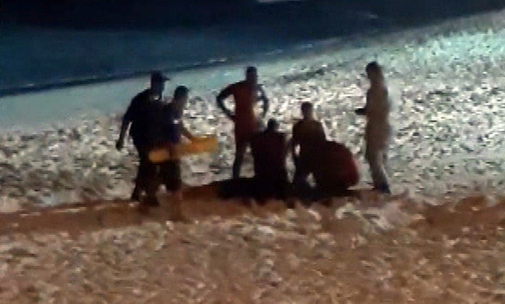 Video Mostra Resgate E Tentativa De Socorro A Irmaos Que Se Afogaram Na Praia Do Arpoador Rio De Janeiro G1