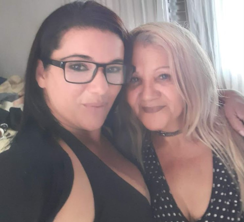 Sheila Lisboa com a mãe dela, Idalice Lisboa — Foto: Arquivo Pessoal/Tatiana Lisboa