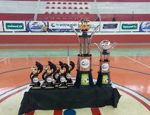 Troféus Copa Integração de Futsal 2013 (Foto: Roberta Oliveira)