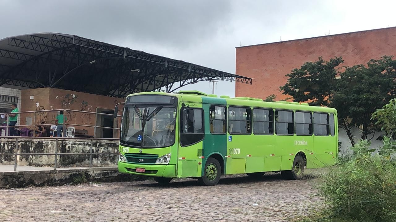 Retorno dos ônibus, homem morre após queda de poste, risco de erosão no Encontro dos Rios: as principais notícias desta sexta (24) 
