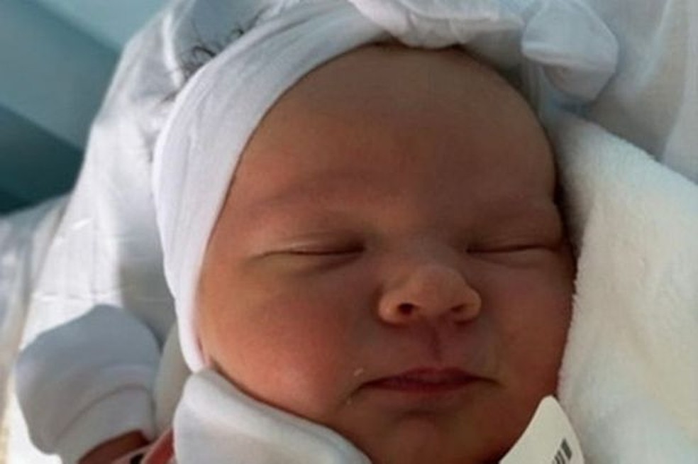 Reilly nasceu saudável após 23 abortos — Foto: Reprodução/Mirror