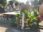Grávida esfaqueada pela mãe e bebê são enterrados em Ribeirão Preto, SP