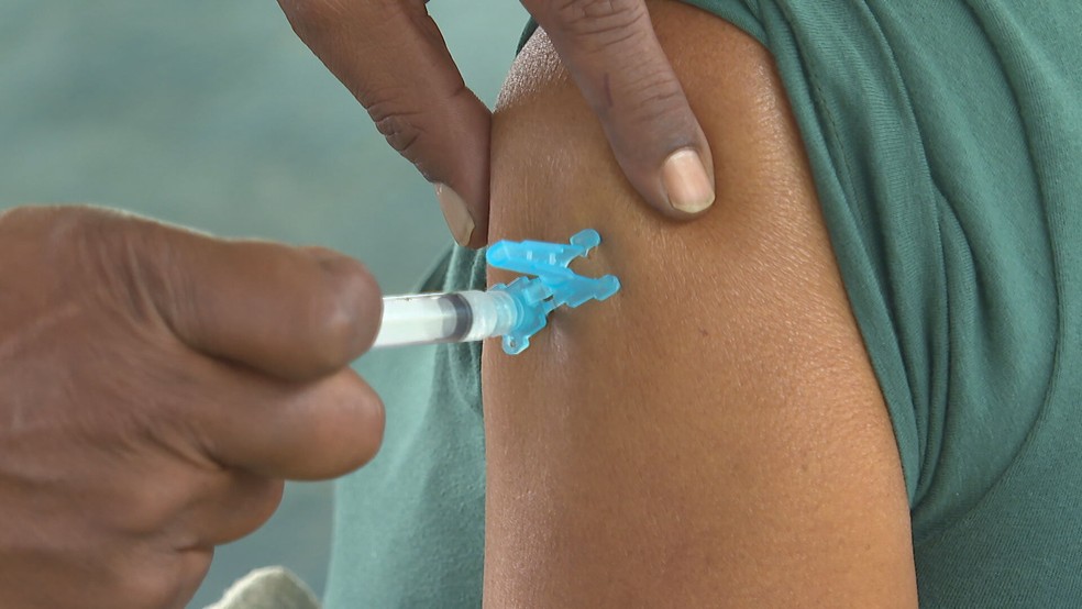 Secretaria de Saúde amplia aplicação da D2 de Oxford e Pfizer em Natal  — Foto: TV Globo/Reprodução 