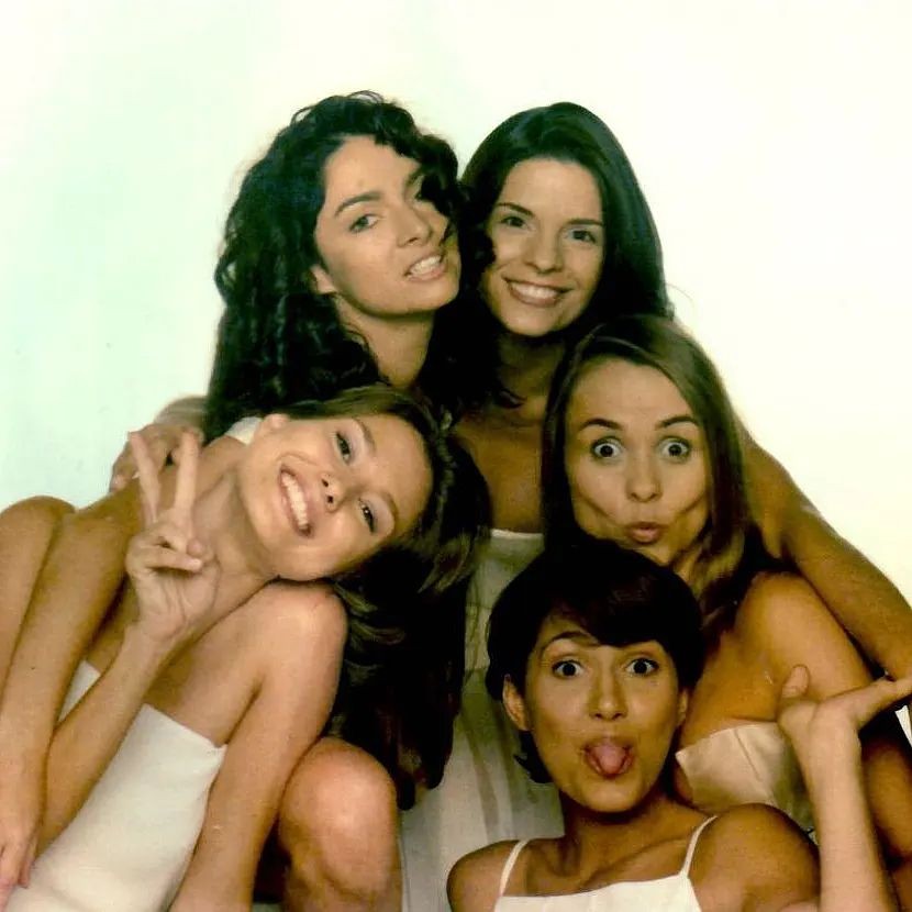 Camila Pitanga, Lavínia Vlasak, Claudia Ohana, Helena Ranaldi e Giulia Gam (Foto: Reprodução Instagram)