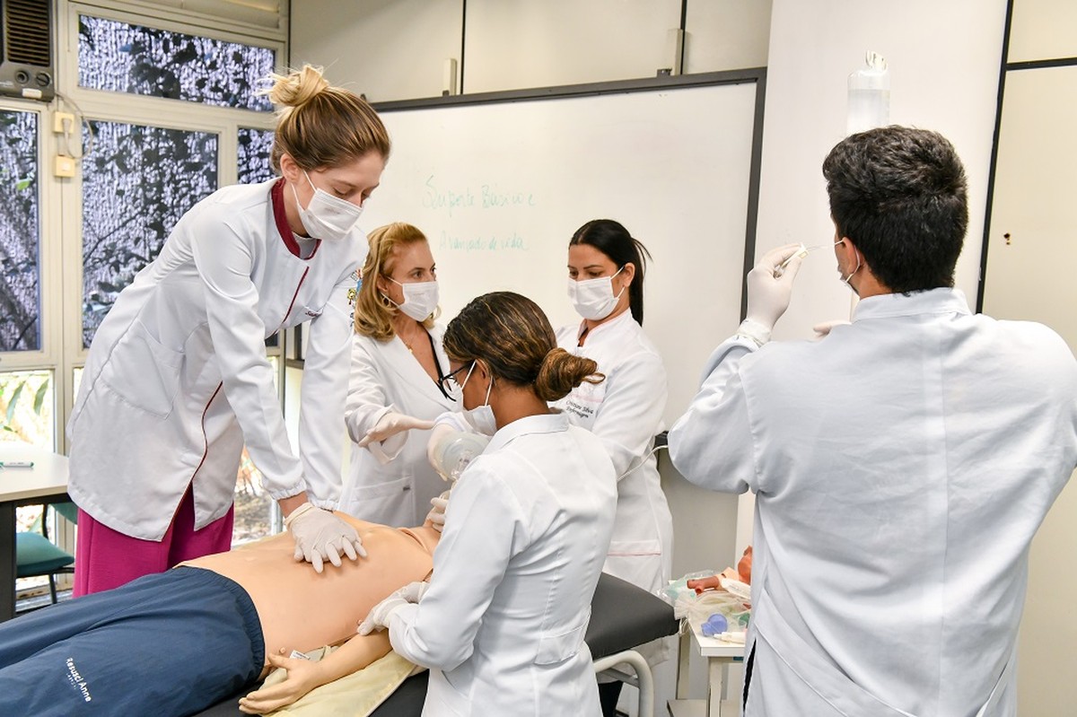 Curso De Enfermagem Superior