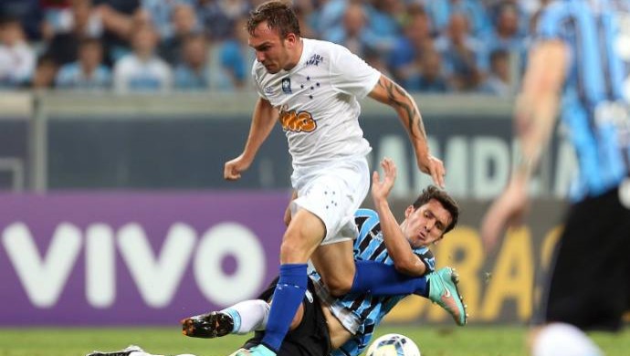 Willian Farias supera drama familiar e espera 2015 melhor no Cruzeiro