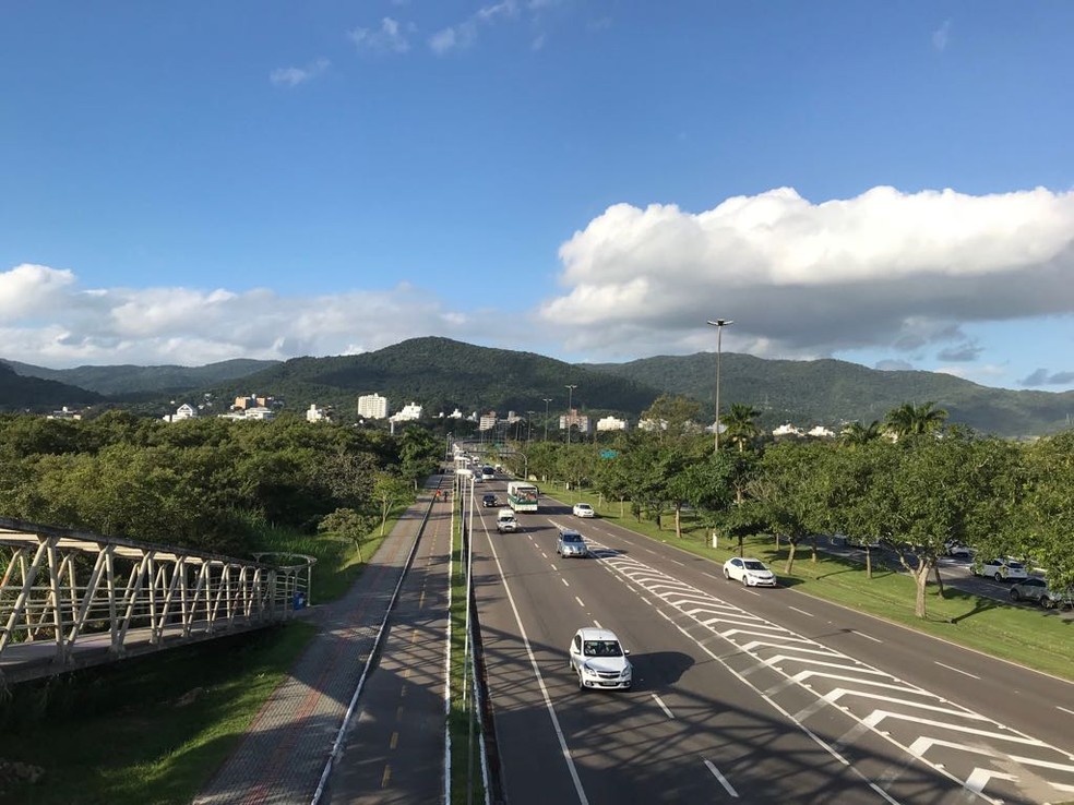 PrevisÃ£o do tempo em FlorianÃ³polis Ã© marcado por nuvens (Foto: AnaÃ­sa Catucci/ G1 SC)