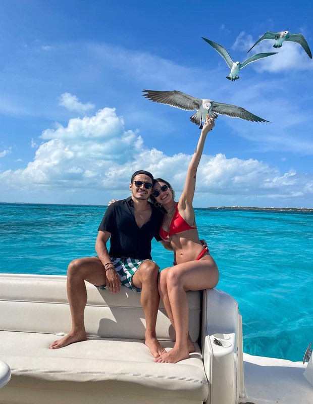 Bruna Santana e Raphael Veiga curtem Cancún, no México (Foto: Reprodução/Instagram)
