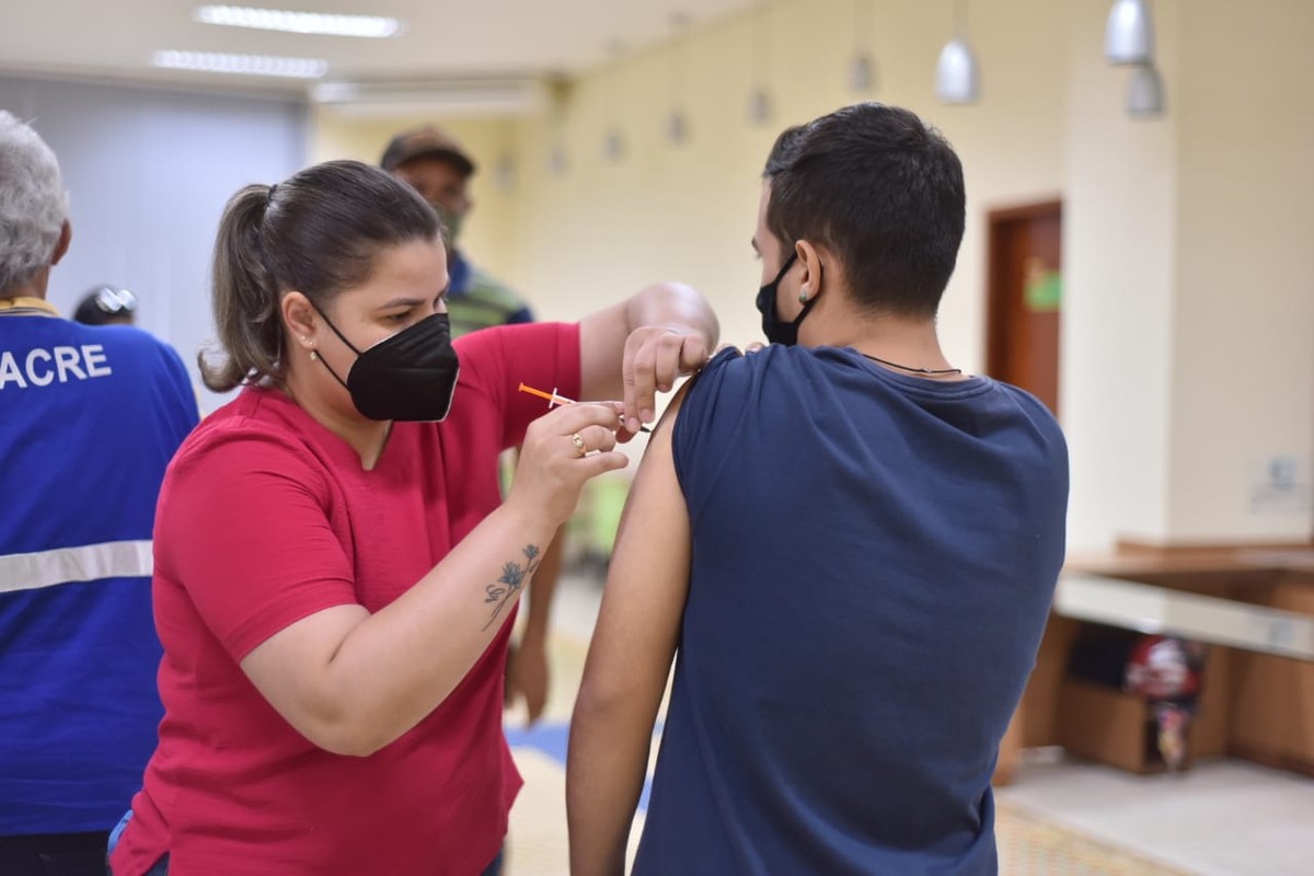 Saúde de Rio Branco segue com imunização contra a Covid-19 de jovens acima dos 18 anos - Vimarsana News
