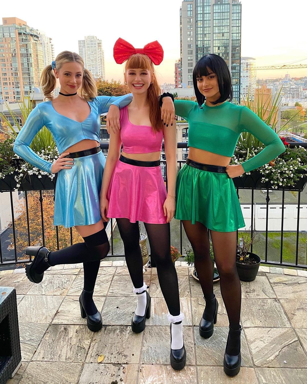 Lili Reinhart, Madelaine Petsch e Camila Mendes (Foto: Reprodução/Instagram)