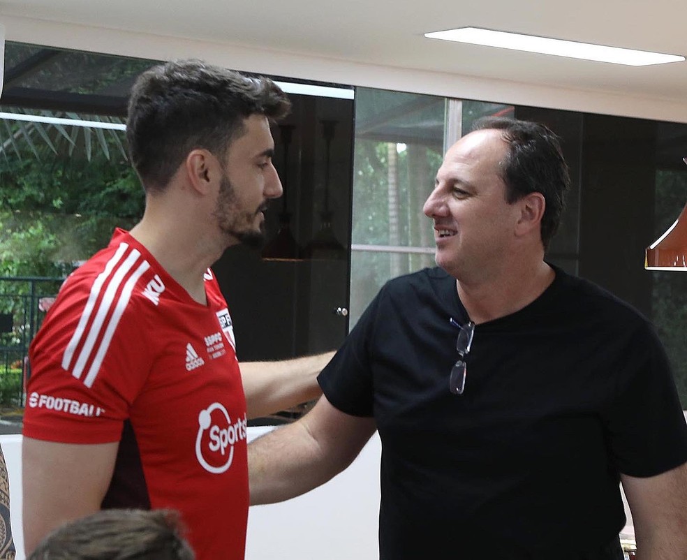 Reforços se apresentam no São Paulo para o primeiro dia de treinos