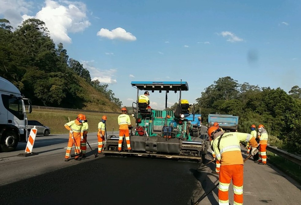 Trabalho de recuperação de pavimento na Anhanguera, em Limeira — Foto: Divulgação/ CCR AutoBAn
