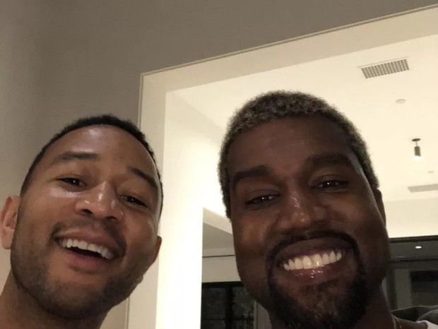 John Legend e Kanye West (Foto: Reprodução/Twitter)