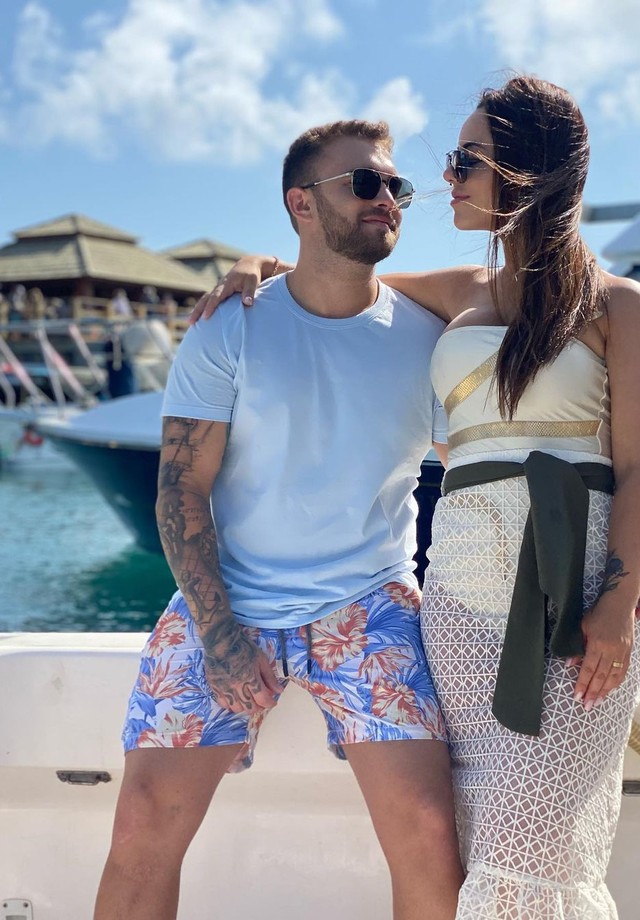 Monique Elias fica noiva de Matheus Palheiras e anuncia gravidez (Foto: Reprodução/Instagram)