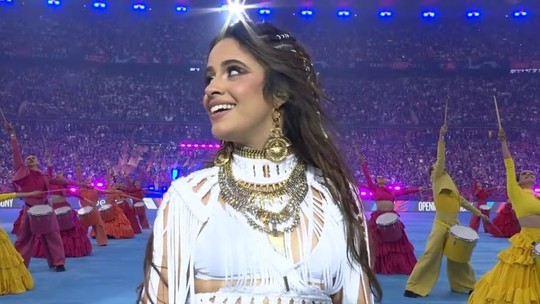 Show de Camila Cabello na final da Champions arranca elogios da web