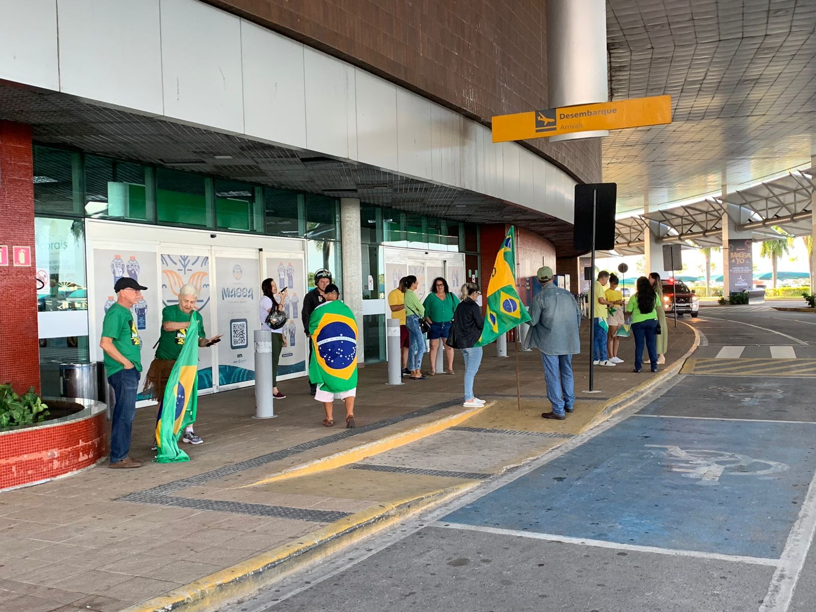 Presidente Jair Bolsonaro chega a Maceió para cumprir agenda oficial