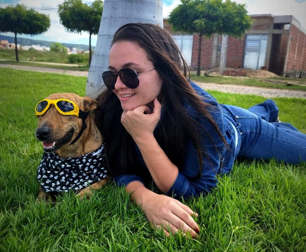 Dona Puma e sua tutora Larissa Rodrigues fazem sucesso nas redes sociais, com vdeos divertidos  Foto: Arquivo pessoal/Larissa Rodrigues